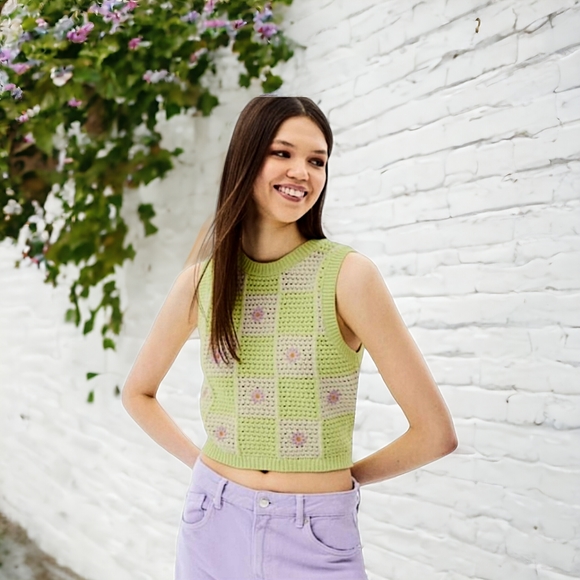 Euphoria Sweaters - 39102 Embroidered Sweater Vest